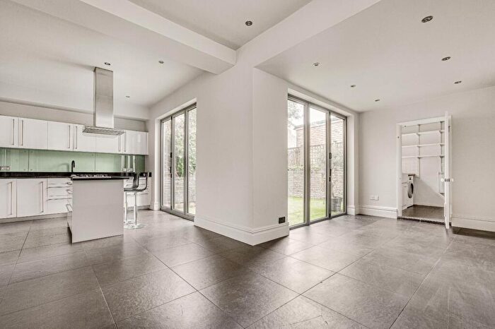 5 Bedroom Terraced House To Rent In Wakehurst Road, Between The Commons, SW11