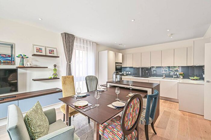 2 Bedroom Flat To Rent In Kidderpore Avenue, Hampstead, London, NW3