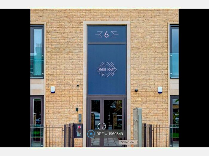3 Bedroom Flat To Rent In Myers Court, London, SW4