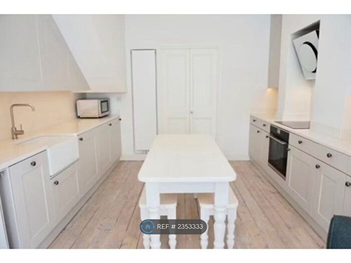 1 Bedroom Flat To Rent In Waterloo Terrace, London, N1