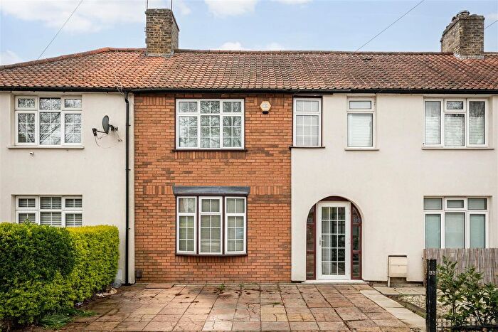 2 Bedroom Terraced House For Sale In Kilmington Road, SW13