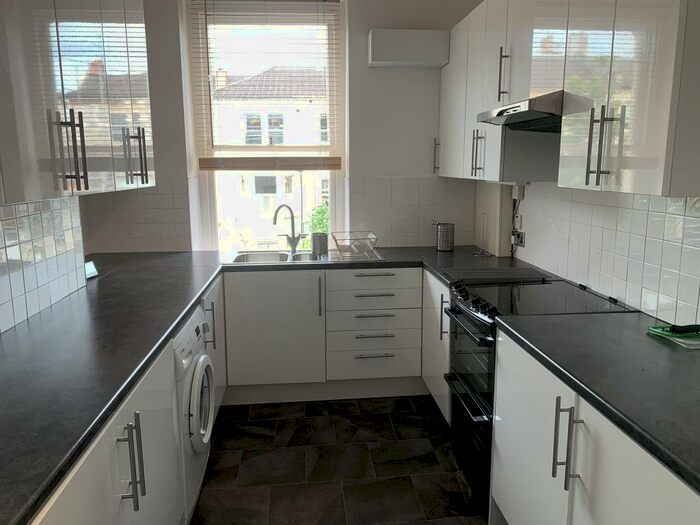 2 Bedroom Flat To Rent In Montrose Avenue, Redland, Bristol, BS6