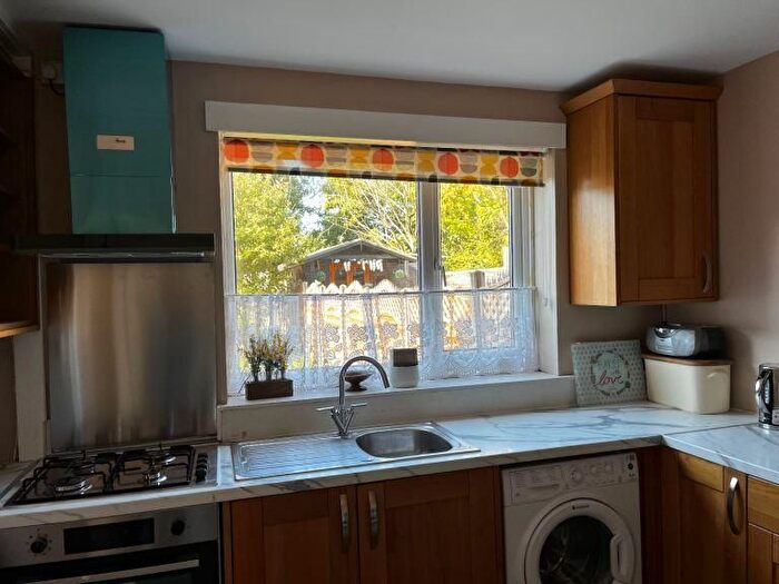 3 Bedroom Detached House To Rent In St Helier, Carshalton, SM5