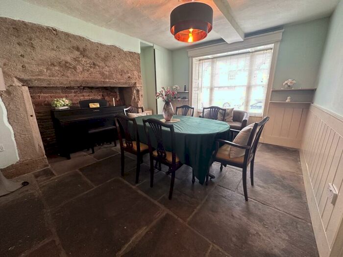 4 Bedroom Town House To Rent In Drybridge Street, Monmouth, NP25