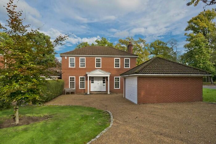 4 Bedroom Detached House To Rent In Stoneleigh Park, St Georges Avenue, KT13