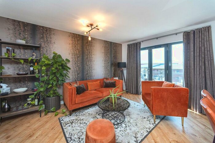 2 Bedroom Apartment To Rent In Maritime Quarter, Swansea, SA1