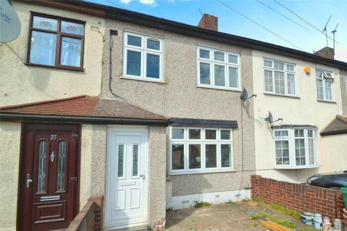 3 Bedroom House To Rent In Lamberhurst Road, Dagenham, Essex, RM8