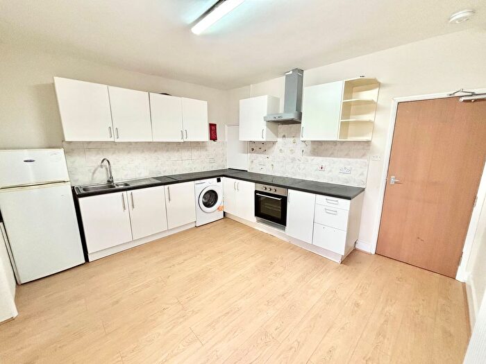 3 Bedroom Terraced House To Rent In Leonard Road, London, SW16