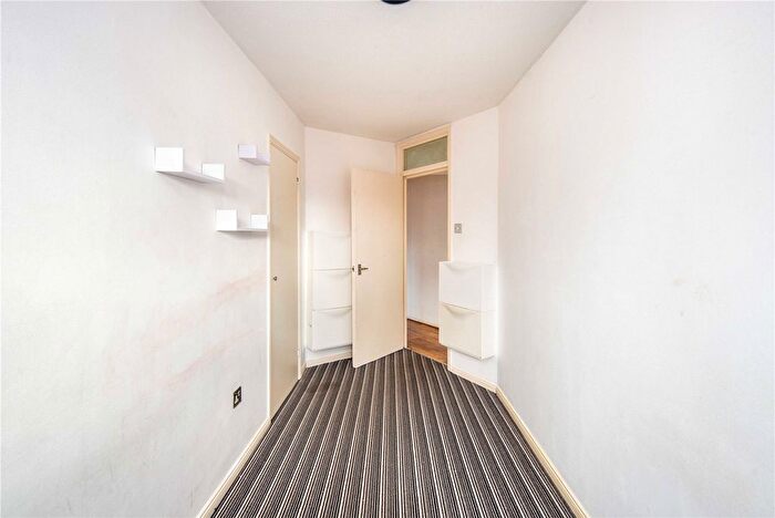 2 Bedroom Flat To Rent In Chesil Court, Bonner Road, London, E2