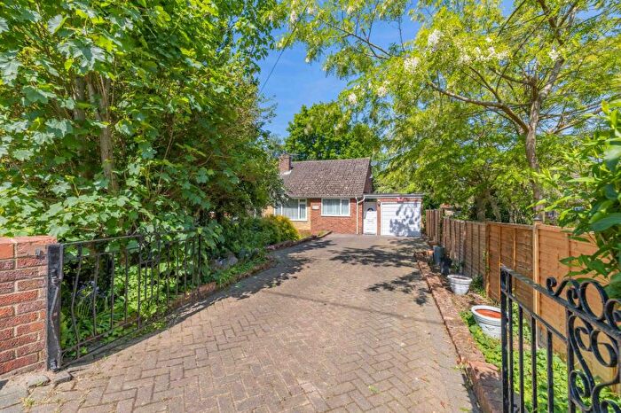 2 Bedroom Bungalow For Sale In Bolts Hill, Chartham, Canterbury, Kent, CT4