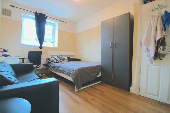 5 Bedroom Flat To Rent In Ellen Street, London, E1