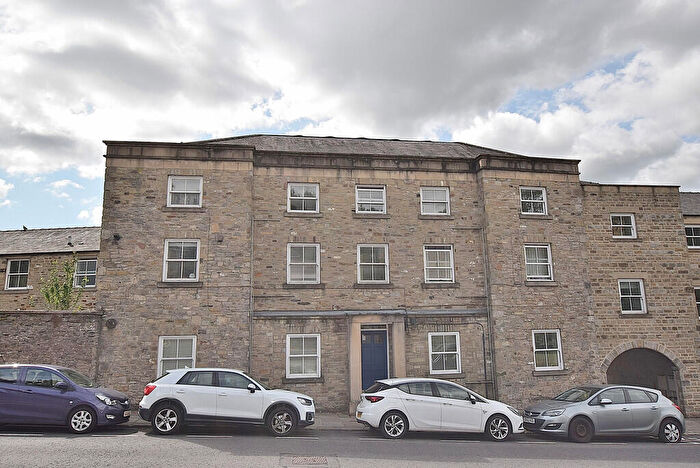 2 Bedroom Flat For Sale In Pottergate, Richmond, DL10