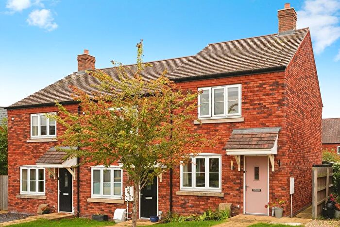 2 Bedroom End Terrace House For Sale In Hynam Road, Pershore, Worcestershire, WR10