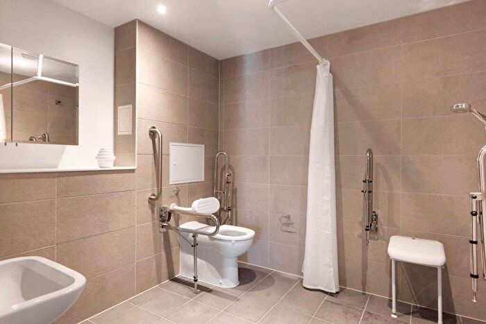 2 Bedroom Apartment To Rent In Temple Back, Bristol, Somerset, BS1