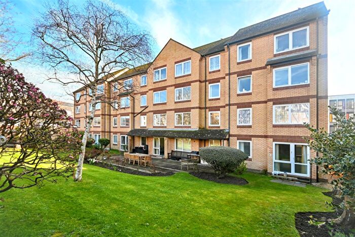 1 Bedroom Flat For Sale In St. Leonards Road, Eastbourne, BN21