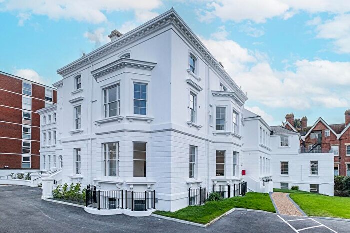 1 Bedroom Apartment To Rent In Hartington Place Eastbourne, BN21
