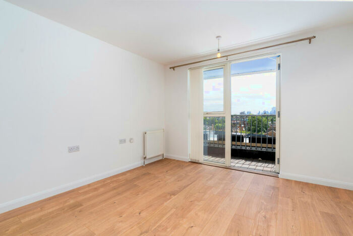 1 Bedroom Apartment To Rent In Queensland Road, London, N7
