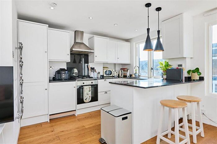 1 Bedroom Flat To Rent In Ramsden Road, SW12