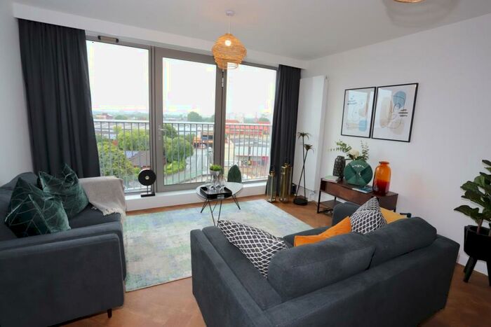 2 Bedroom Apartment To Rent In , Broadside, Oldham Road, M4