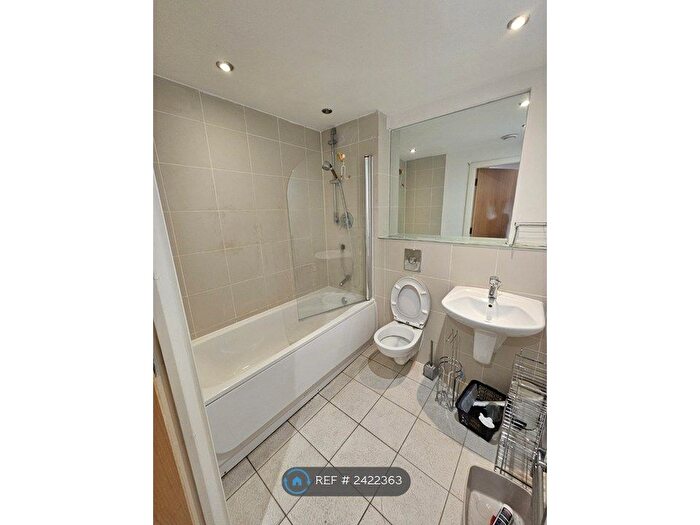 2 Bedroom Flat To Rent In The Nile, Manchester, M15