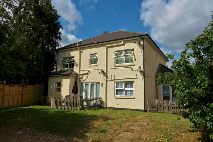 1 Bedroom Flat To Rent In Horley, Surrey, RH6
