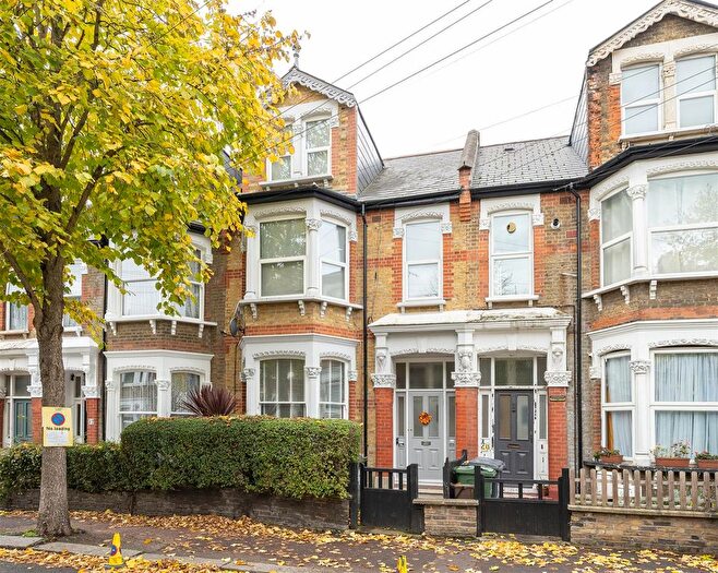 3 Bedroom Flat For Sale In Cleveland Park Avenue, Walthamstow, E17