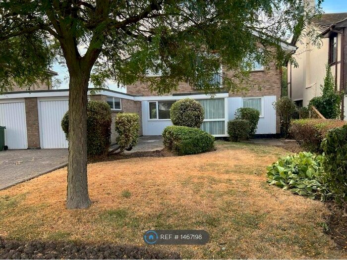 4 Bedroom Detached House To Rent In Wyatts Drive, Southend-On-Sea, SS1