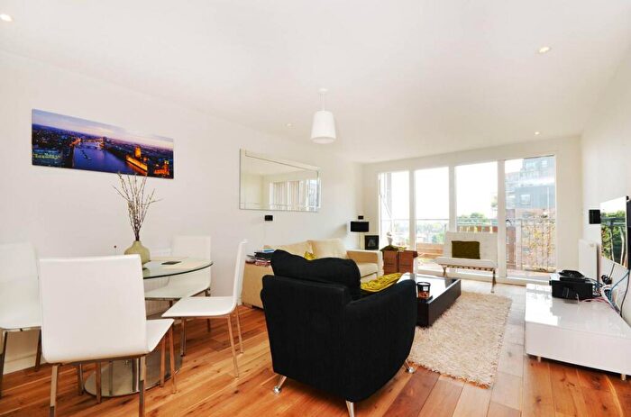 2 Bedroom Flat To Rent In Seren Park Gardens, Blackheath, London, SE3