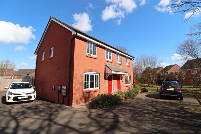 3 Bedroom Semi-Detached House To Rent In The Sidings, Bedworth, CV12