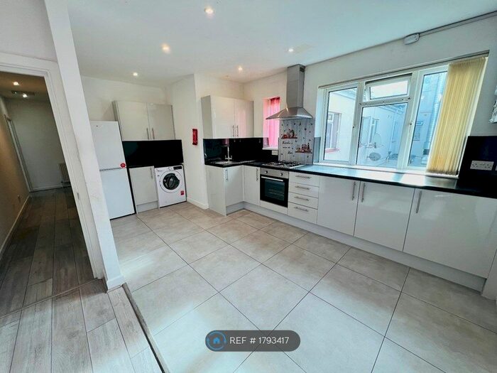 2 Bedroom Flat To Rent In Northolt Road, Harrow, HA2