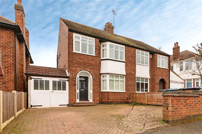 3 Bedroom Semi Detached House For Sale In Thomas Avenue, Radcliffe-On-Trent, Nottingham, Nottinghamshire, NG12