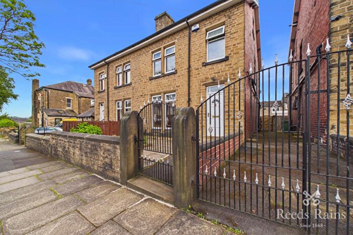4 Bedroom Semi-Detached House For Sale In Skipton Avenue, Huddersfield, West Yorkshire, HD2
