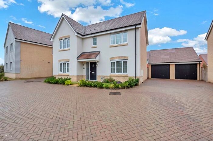 4 Bedroom Detached House For Sale In Osbourne Way, Bury St Edmunds, IP32