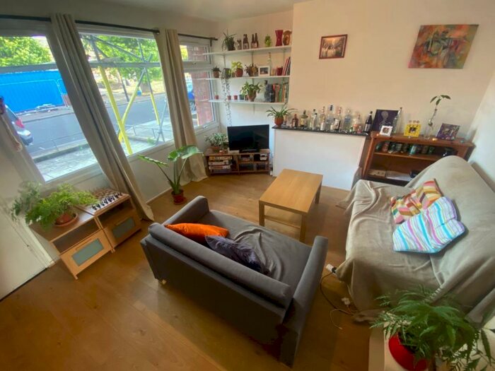 4 Bedroom Flat To Rent In Forsyth Gardens, SE17