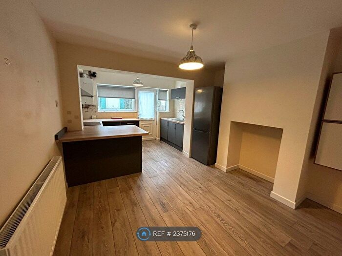 2 Bedroom Terraced House To Rent In South Park Road, Macclesfield, SK11