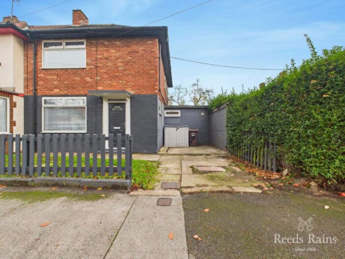 2 Bedroom End Of Terrace House For Sale In Parthian Road, Hull, East Yorkshire, HU9