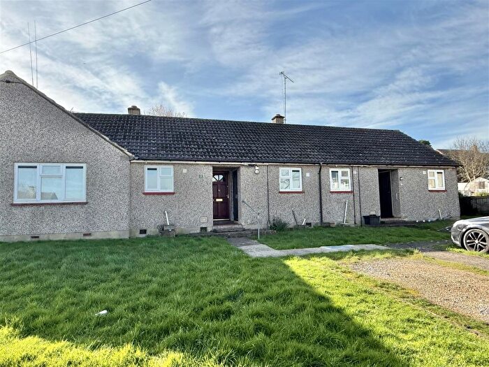 1 Bedroom Terraced Bungalow For Sale In Oate Hill, Chippenham, SN15