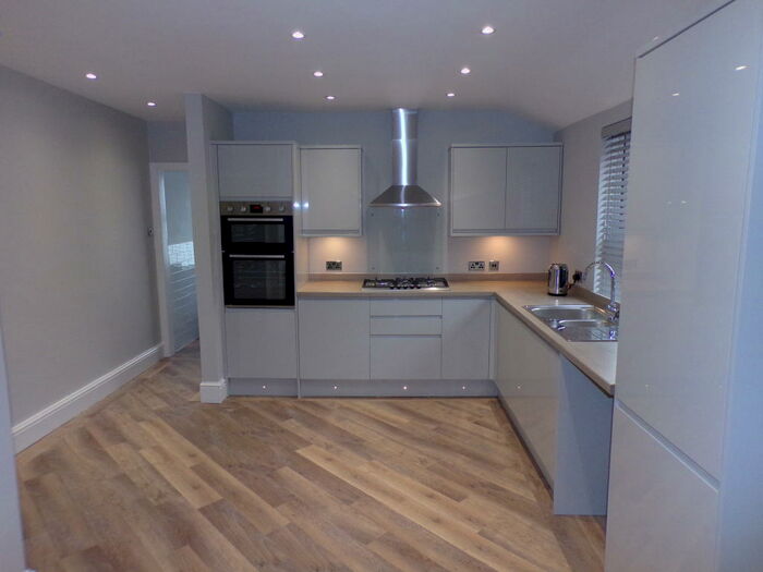 2 Bedroom House To Rent In Oxford Road, Waterloo, L22