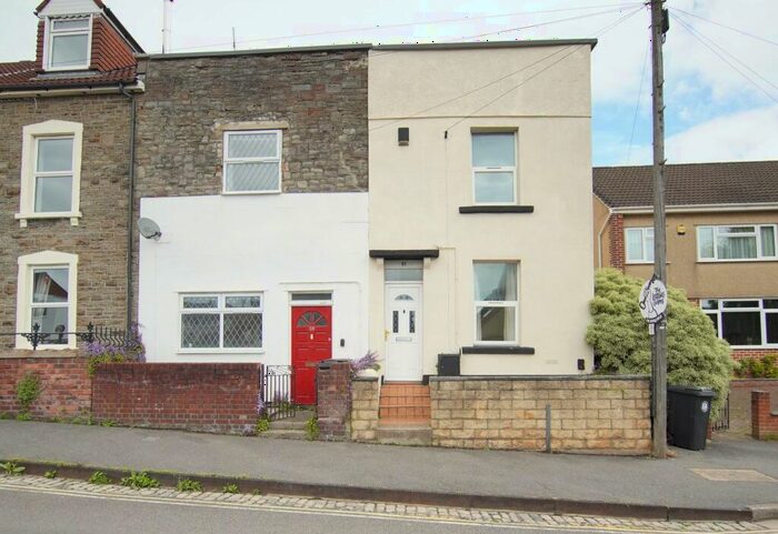 3 Bedroom End Of Terrace House To Rent In Air Balloon Road, St George, Bristol, BS5