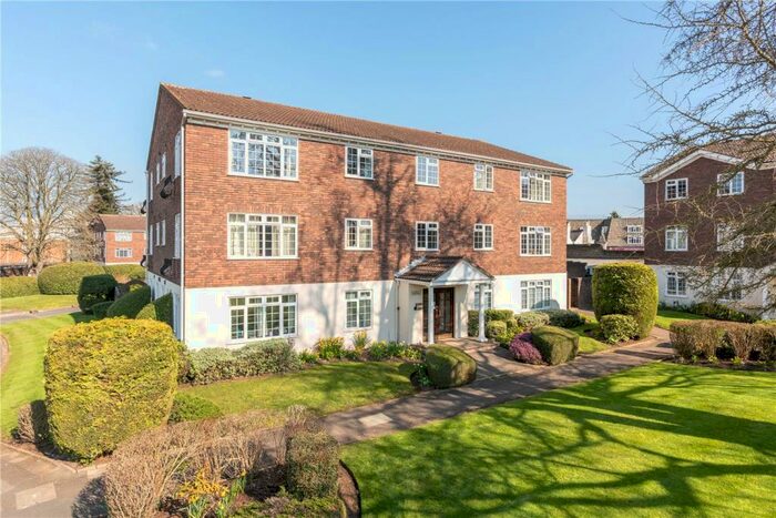 1 Bedroom Apartment To Rent In Hillcrest, Weybridge, Surrey, KT13