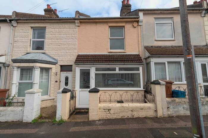 3 Bedroom Terraced House To Rent In Albany Road, Gillingham, ME7