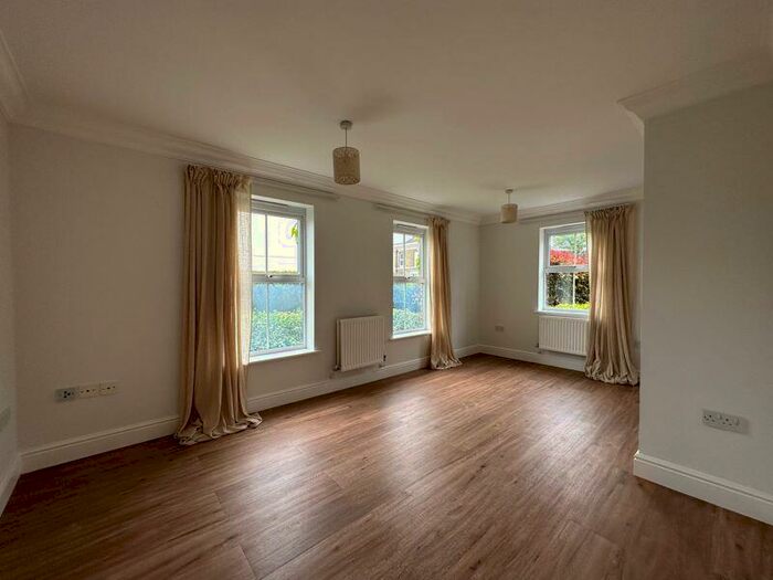 2 Bedroom Flat To Rent In Hyde, Winchester, SO23