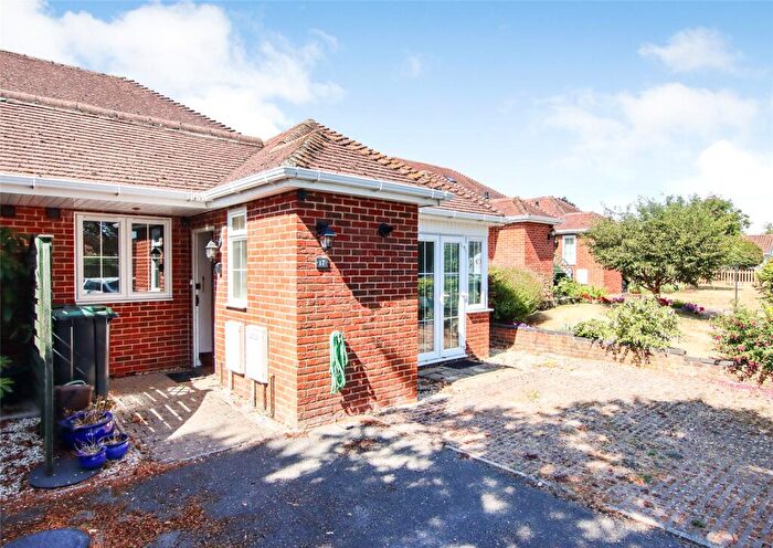 2 Bedroom Bungalow For Sale In Pyrford Mews, Lymington, Hampshire, SO41