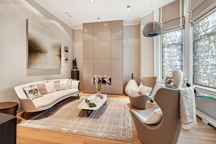 2 Bedroom Flat For Sale In Tregunter Road, Chelsea, SW10