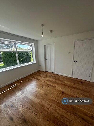 1 Bedroom Flat To Rent In Harlech Court, Cardiff, CF14