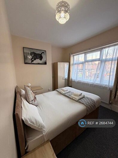 3 Bedroom Flat To Rent In Philip Lane, London, N15
