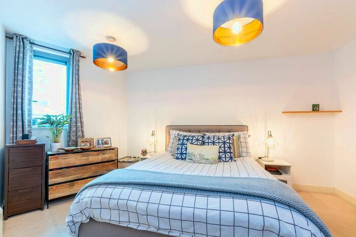 1 Bedroom Flat To Rent In Hardwicks Square, Putney, London, SW18