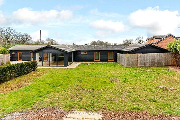 3 Bedroom Bungalow To Rent In White Lodge Farm, Bulls Lane, Brookmans Park, Hertfordshire, AL9