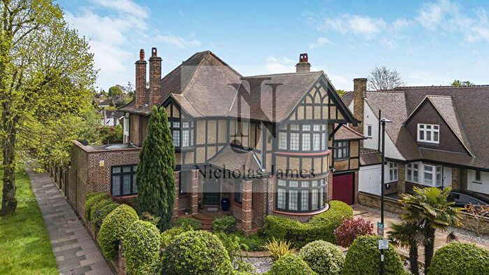 6 Bedroom Detached House To Rent In Bourne Avenue, Southgate, London, N14