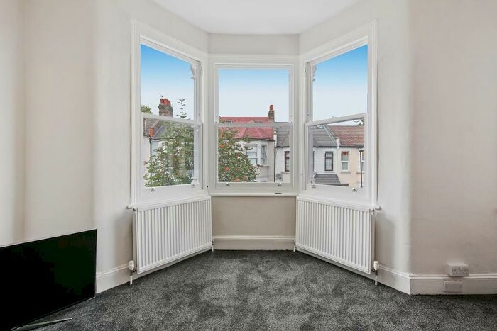 2 Bedroom Flat To Rent In Allison Road, Harringay, London, N8